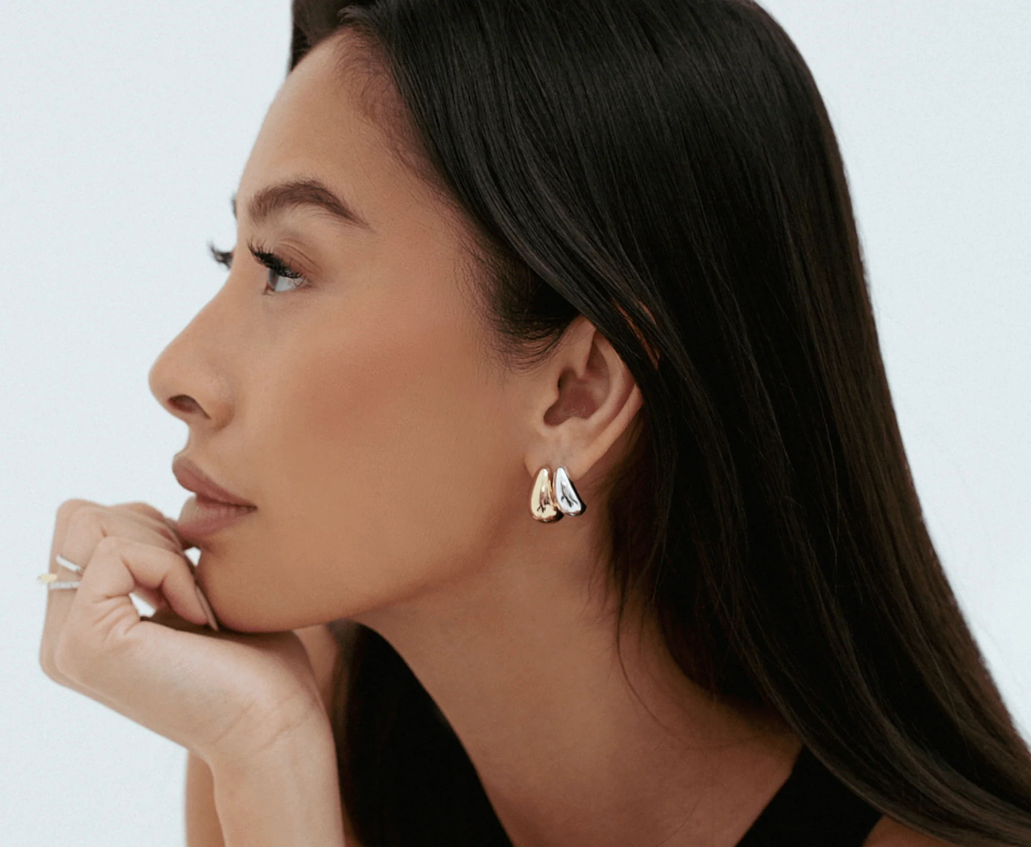 THE DROPLET CURVE EARRINGS - Image 3