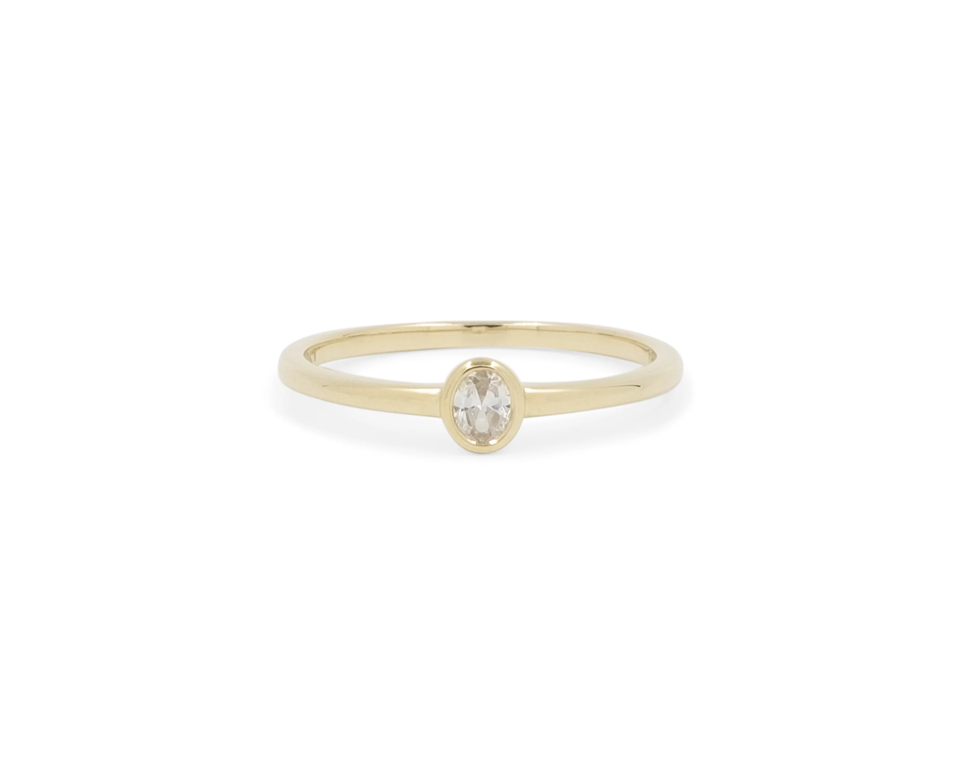 THE DAINTY OVAL STACKER