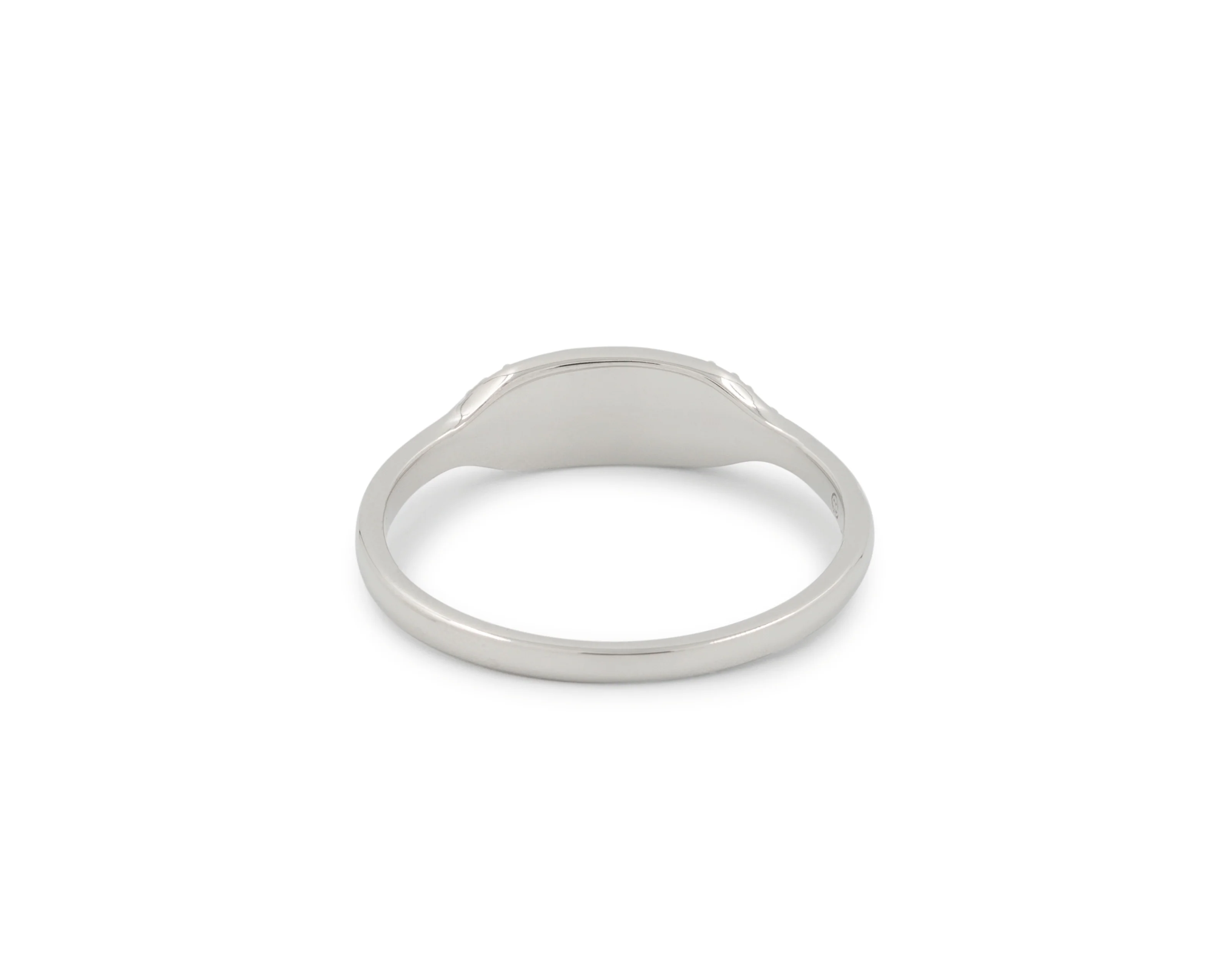THE PAVÉ SIGNET RING - Image 7