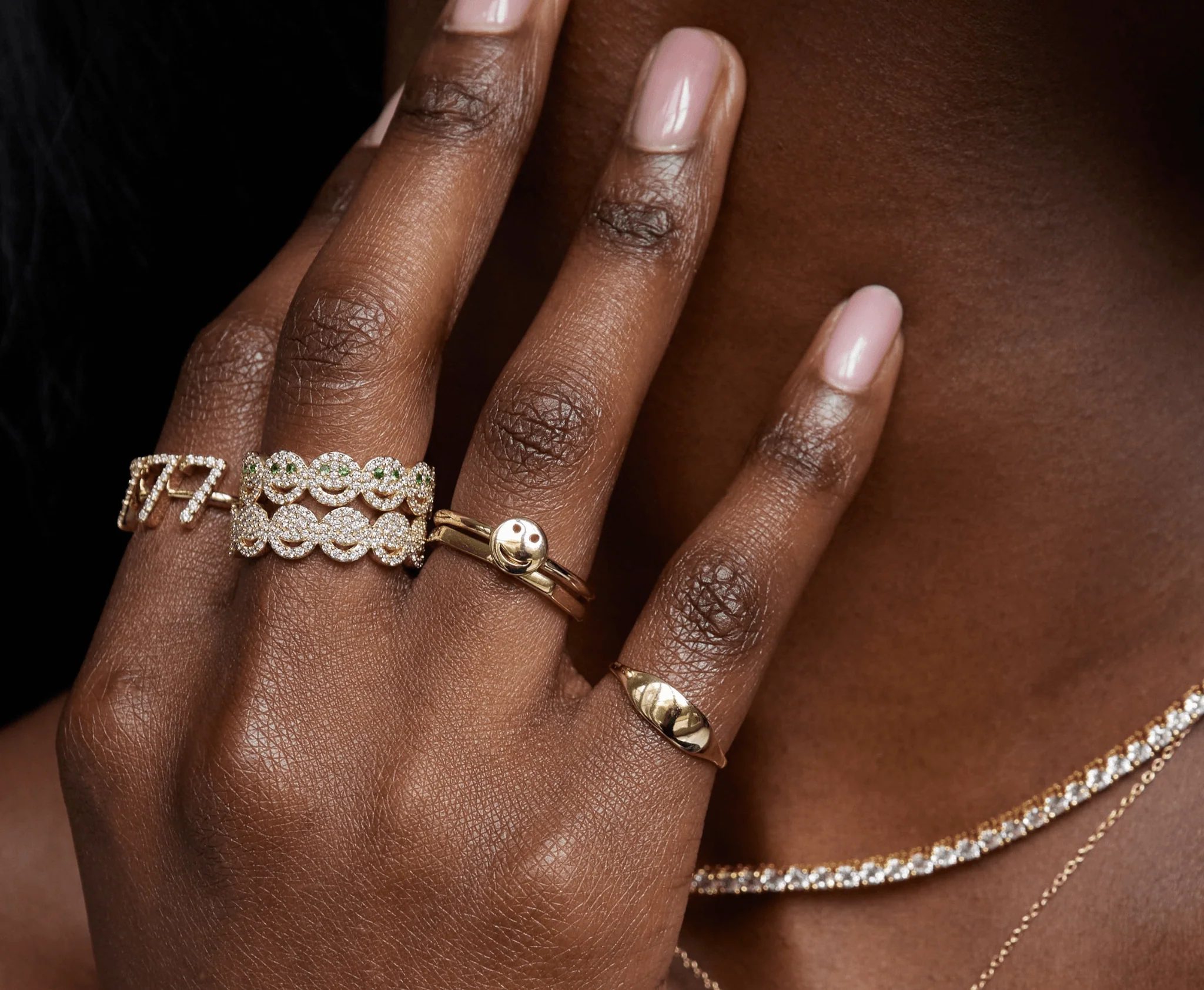 THE PAVÉ ETERNAL HAPPY FACE RING - Image 8