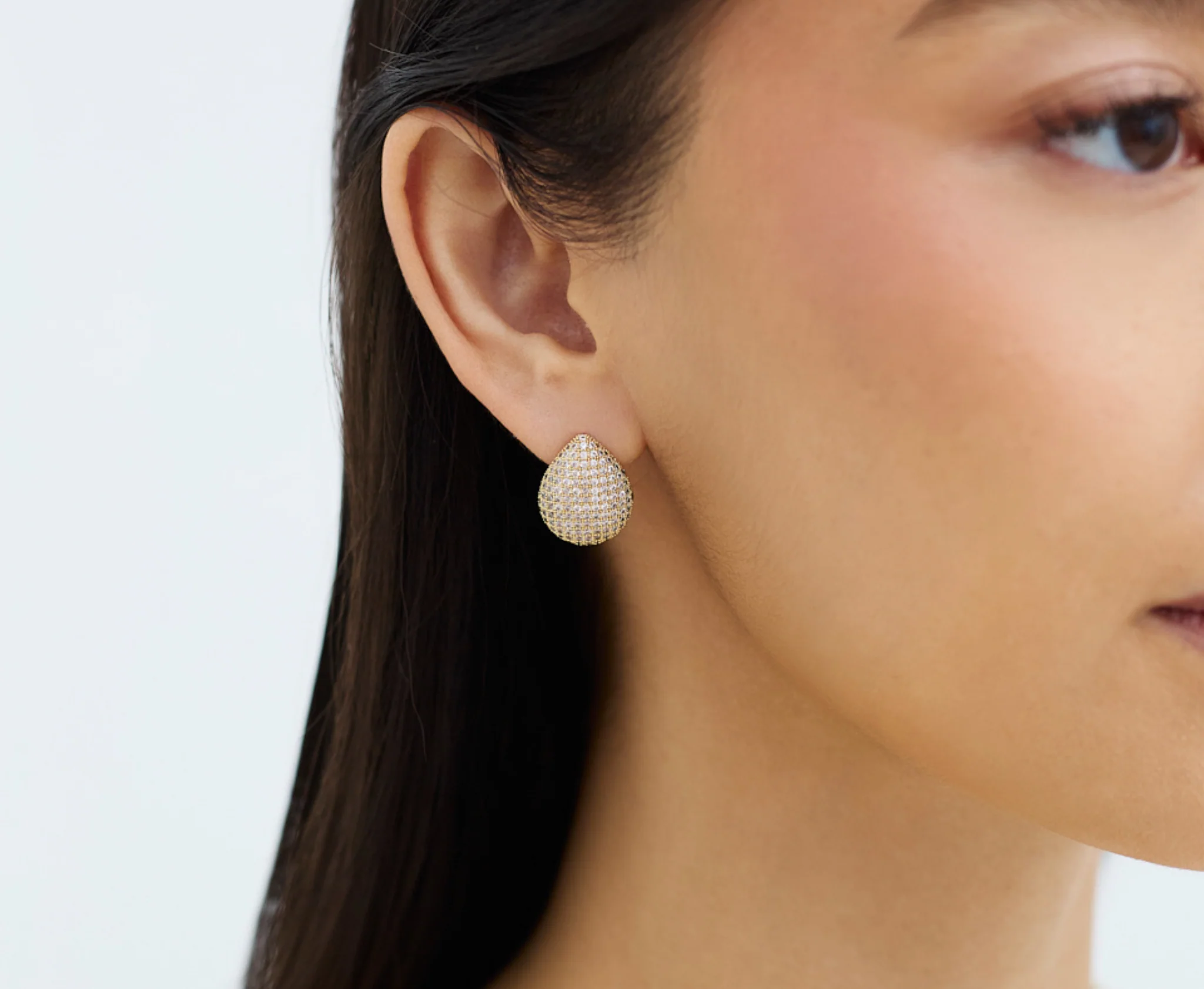 THE PAVÉ TEARDROP EARRINGS - Image 3